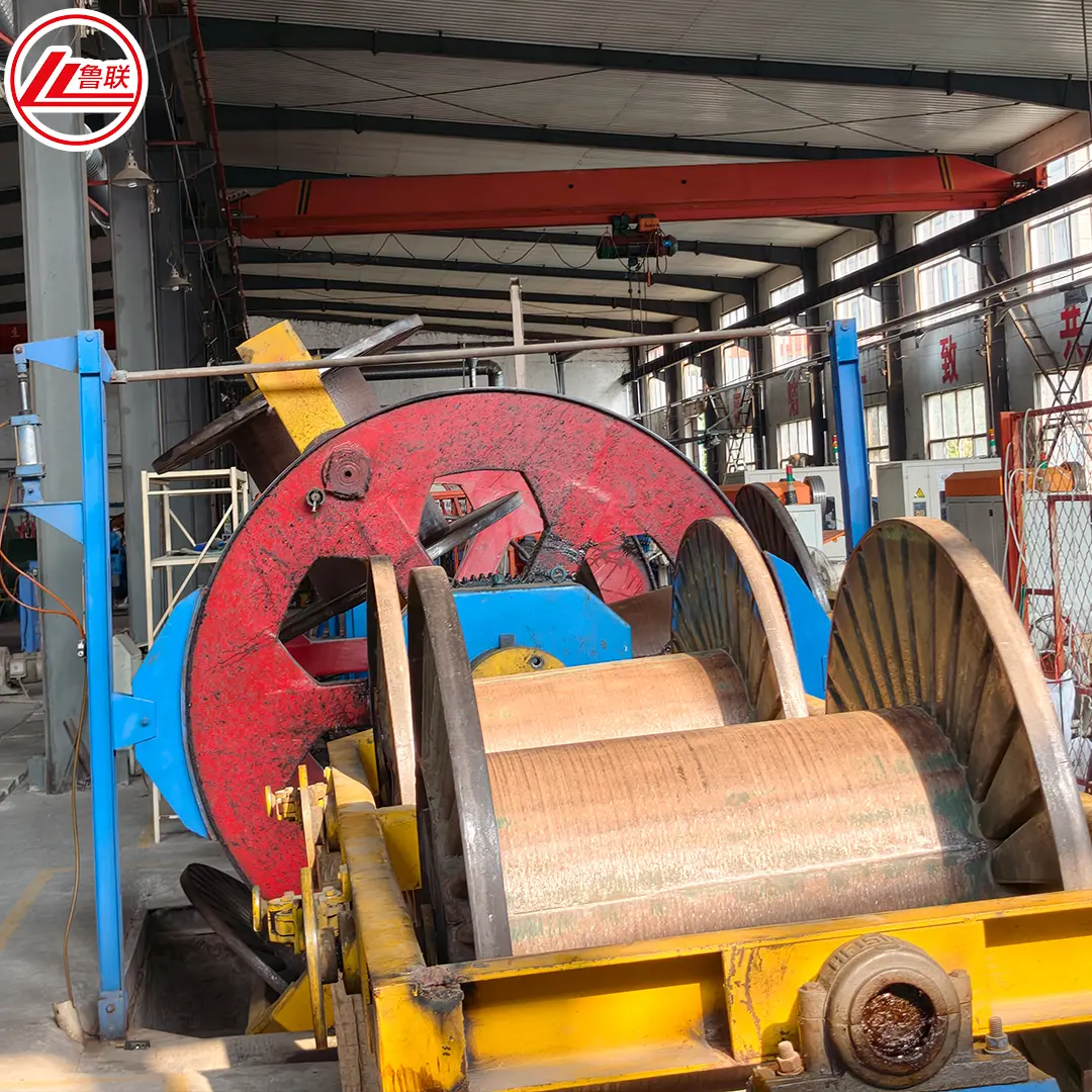 Copper wire stranding equipment in the Lulian Cable workshop