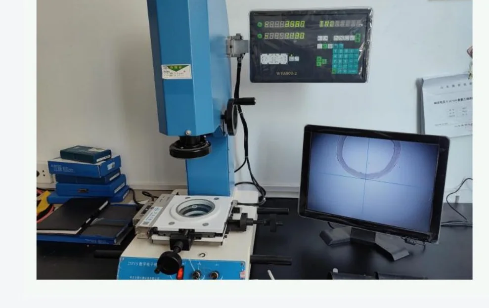 Laboratory optical measuring instrument and test bench at Lulian